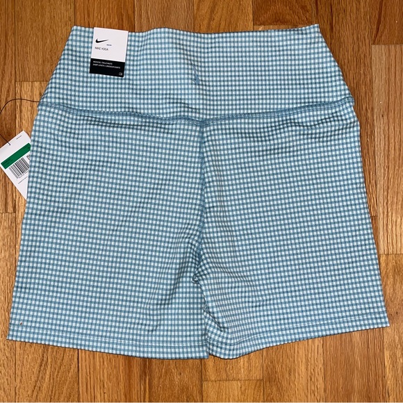 🍎NWT Nike Dri-Fit Blue Gingham High Waist Yoga / Work out Plaid Shorts - Picture 5 of 7